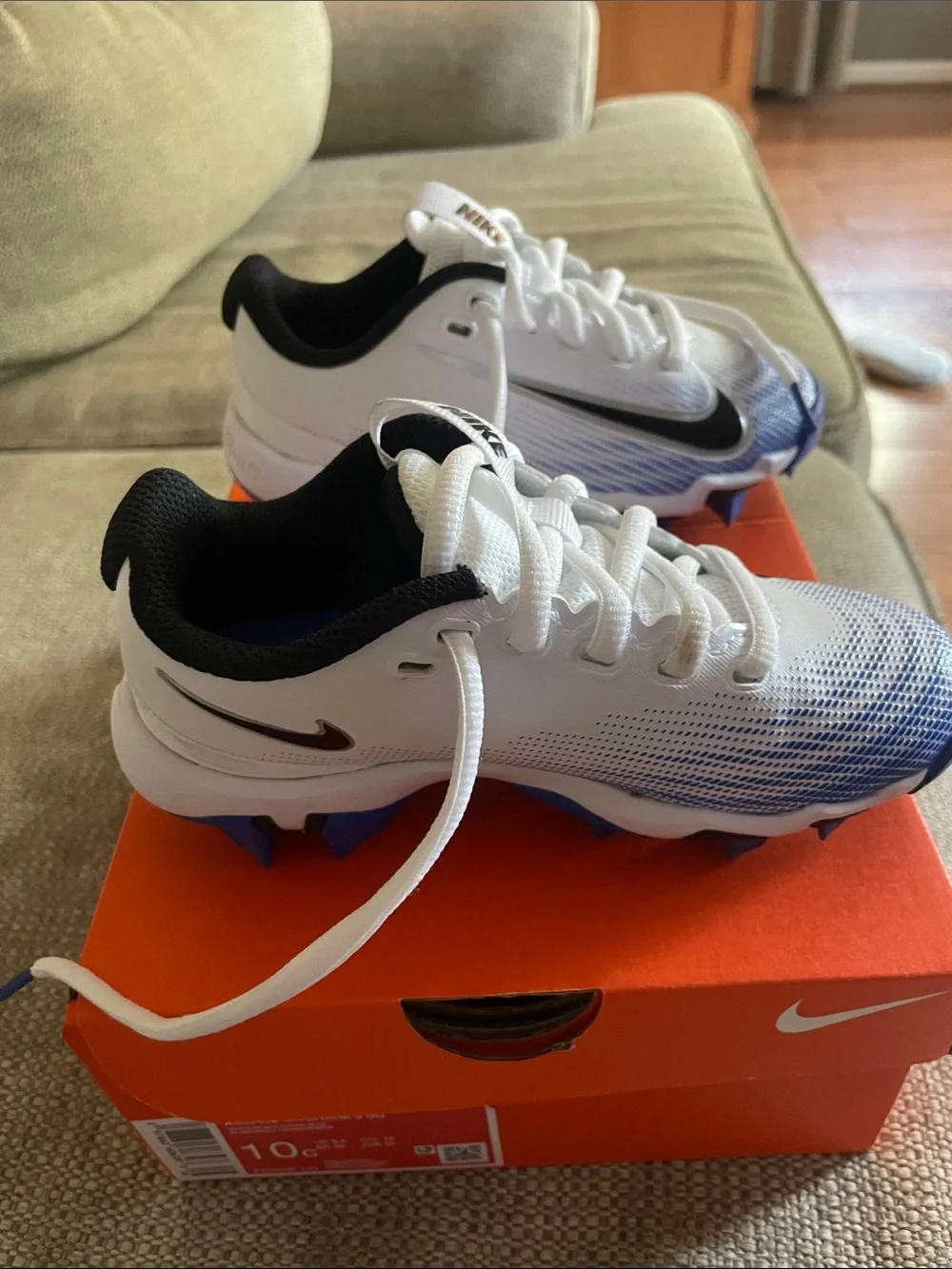 Nike Kids White and Blue Soccer Cleats